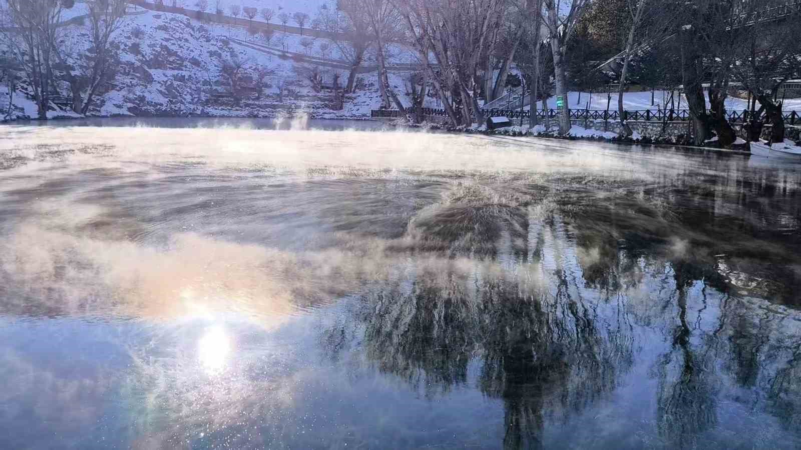 Her yer dondu bir orası donmadı