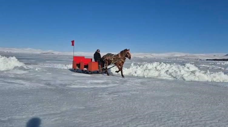 Çıldır Gölü tamamen dondu: Eksi 30 dereceyle atlı kızak keyfine hazır