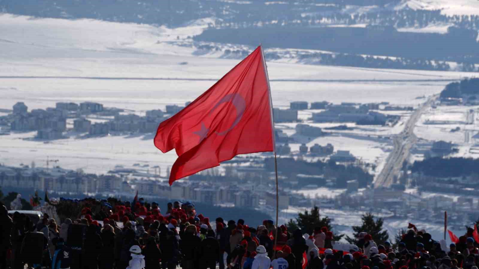 Sarıkamış’ta binler "Bu toprakta izin var" diyerek şehitlerin izinde yürüdü