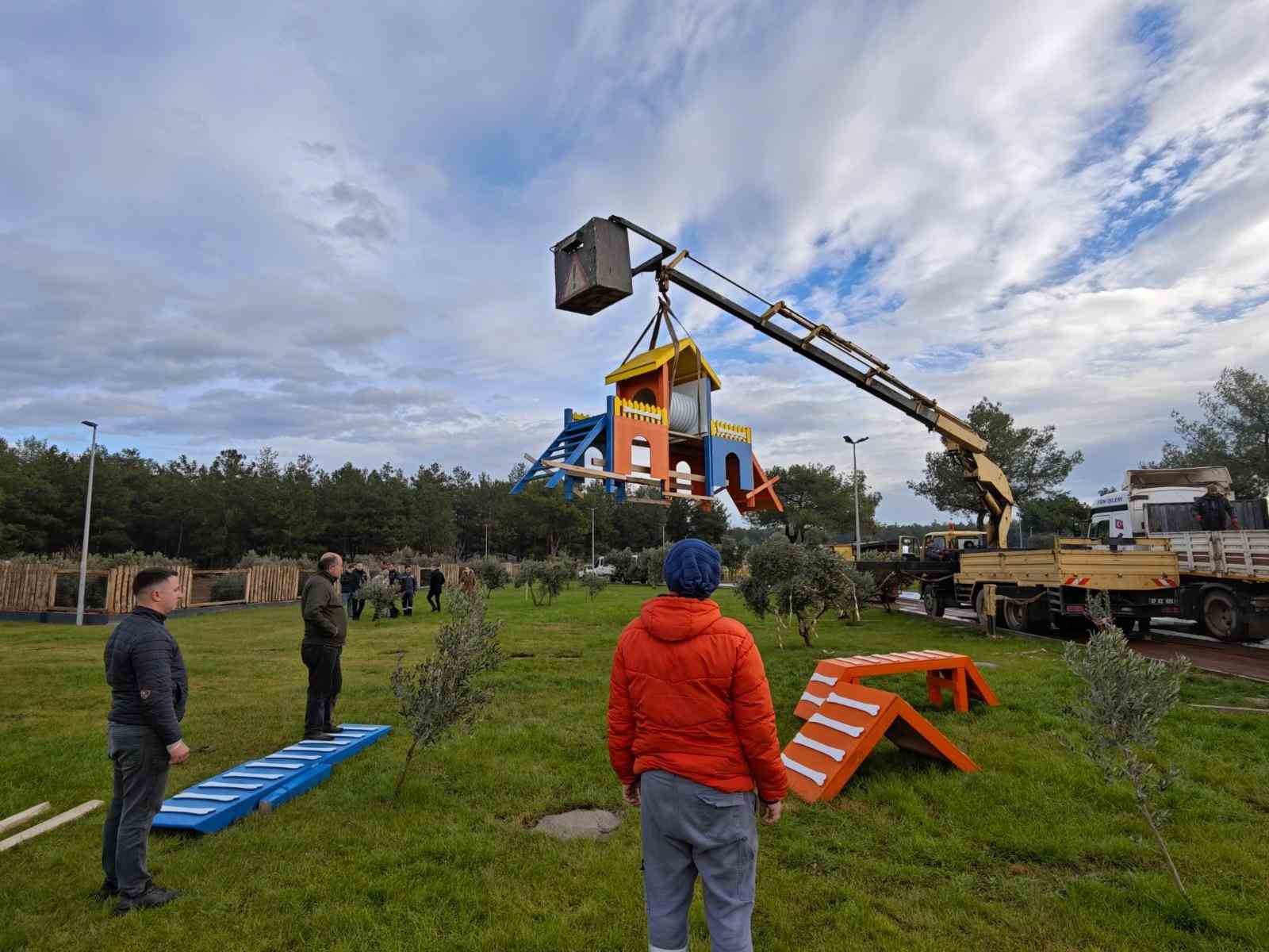 Kepez Belediyesi’nden hayvan dostu hizmet: Köpek Oyun Parkı