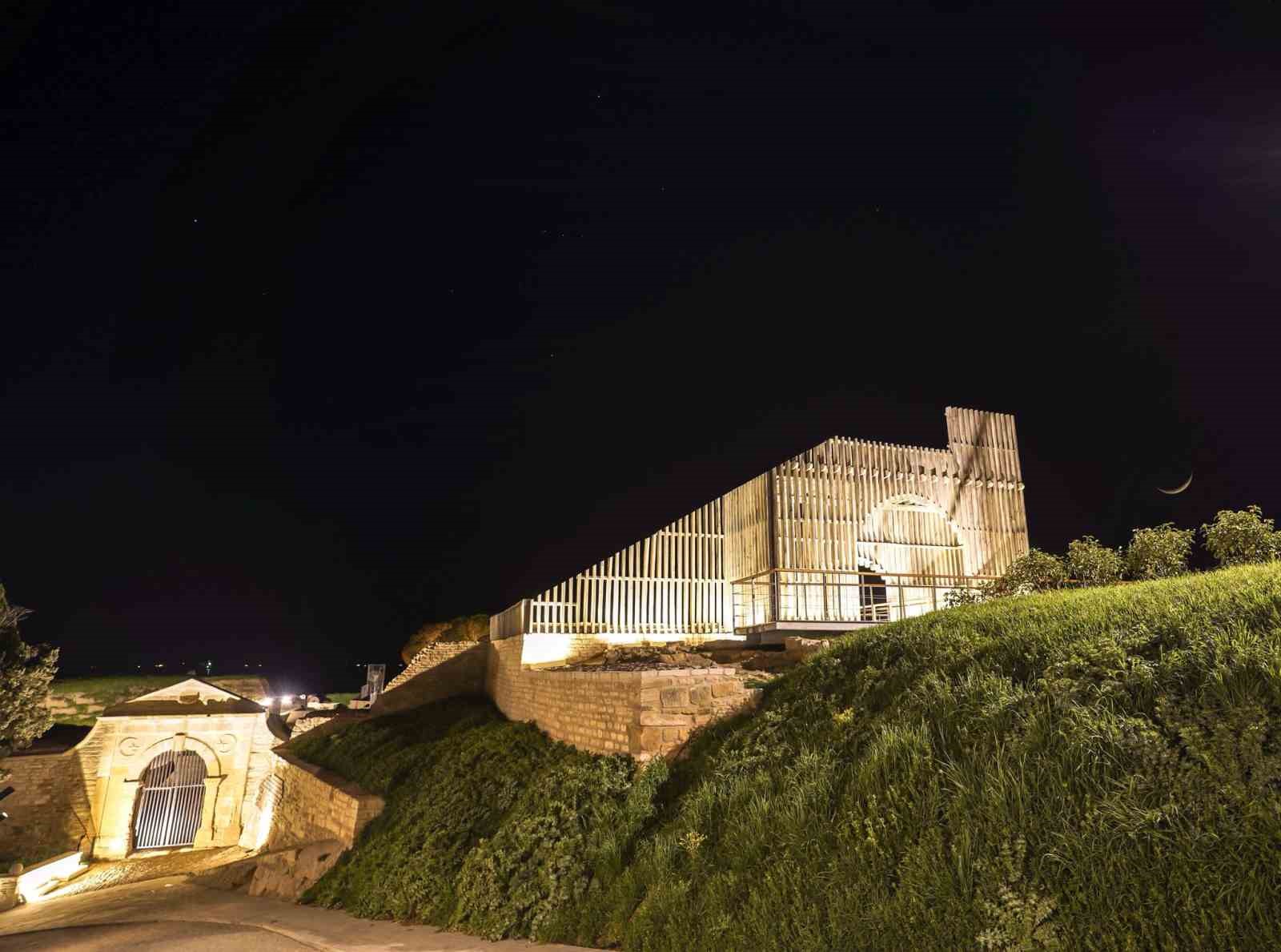 Bakan Ersoy: "Seddülbahir Kalesi, Bakanlığımızın çalışmalarıyla tarihi kimliği korunarak yeniden işlev kazandı"