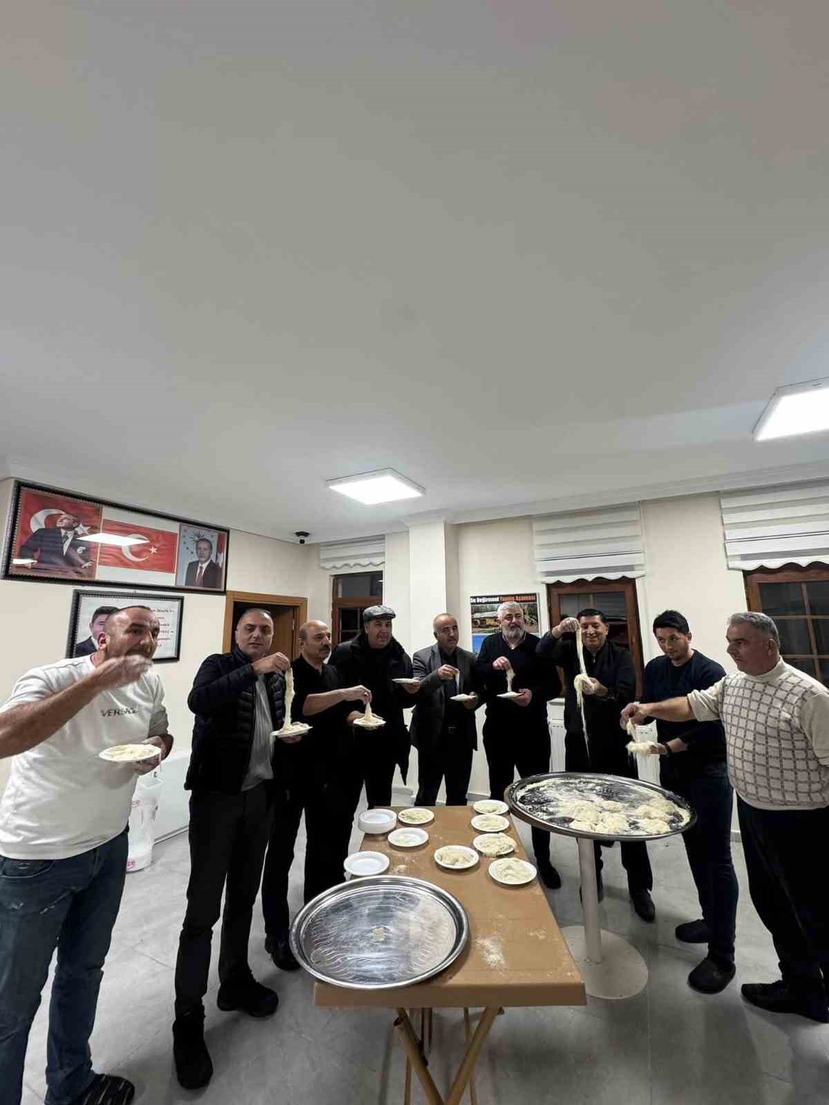 Sivas’ta kış gecelerinin vazgeçilmez lezzeti tel helva kültürü yaşatılıyor