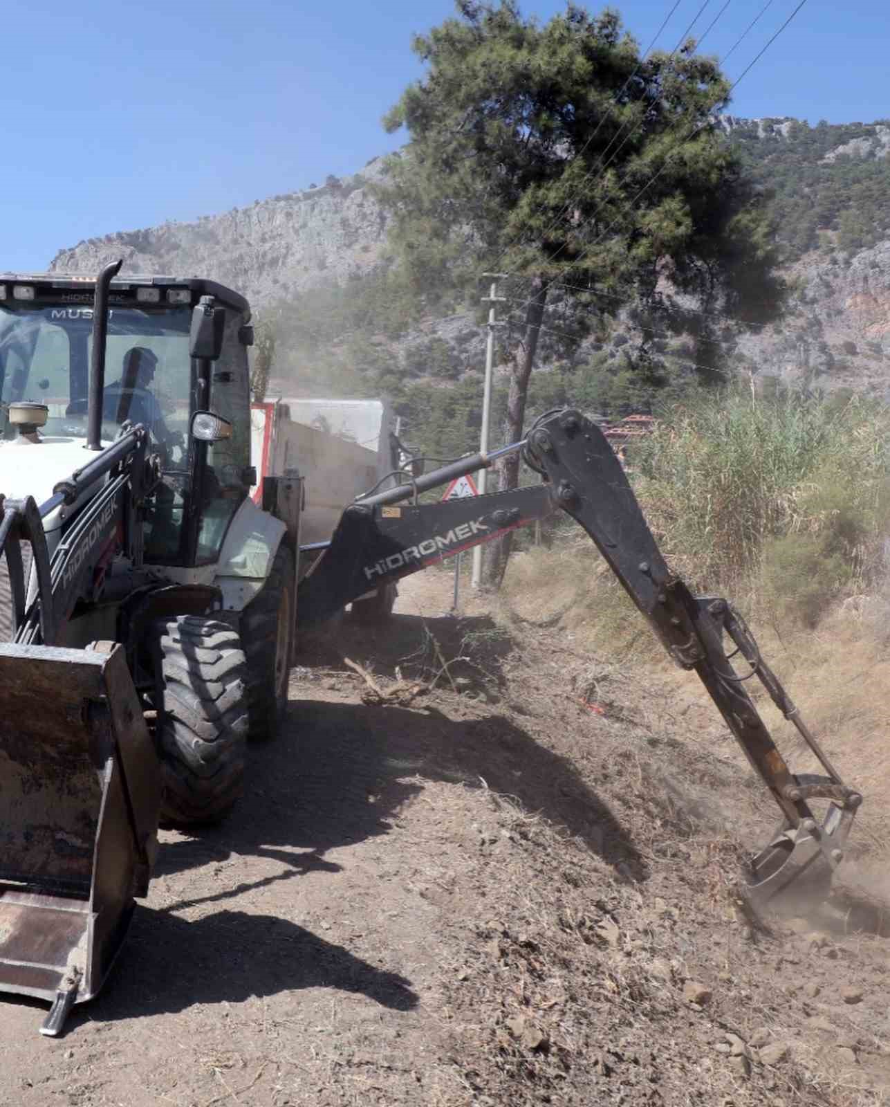 MUSKİ Fethiye’de 71,5 kilometre dere temizliği yaptı