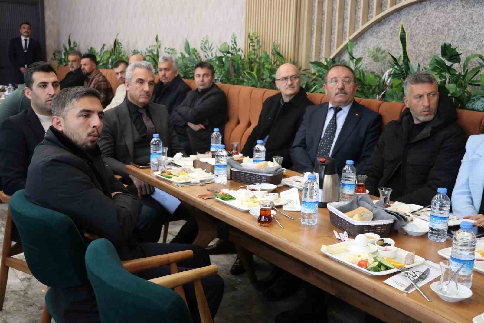 Başkan Uzun: "Sivas’tan Yunanistan sınırına kadar alanda karla mücadele ettik"