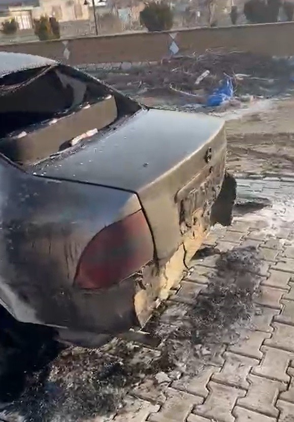 Gaziantep’te park halindeki araç kundaklandı