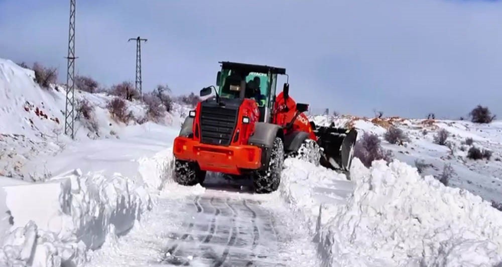 Batman’da 4 bin 859 kilometre yol ulaşıma açıldı