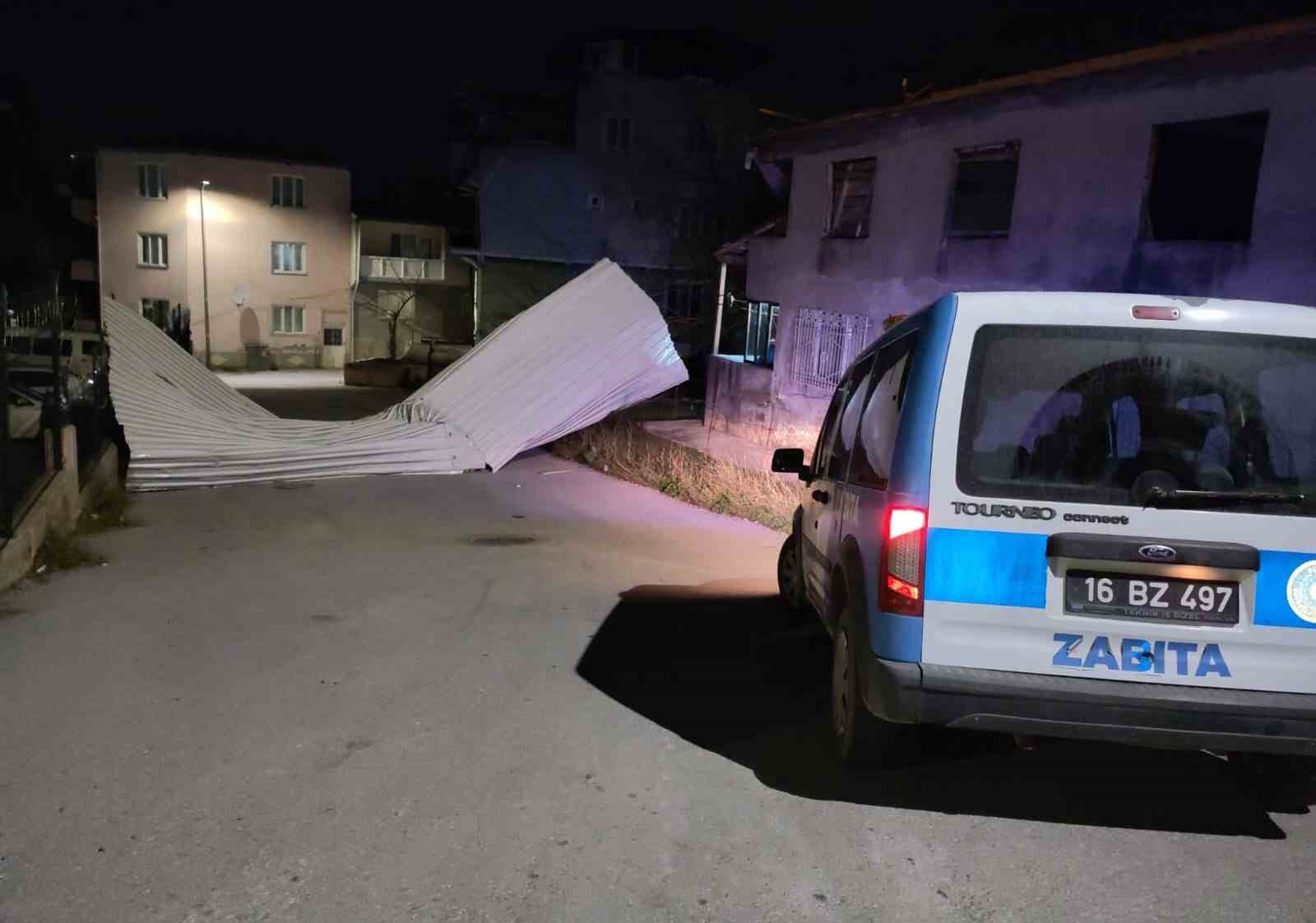 Bursa B&uuml;y&uuml;kşehir, şiddetli r&uuml;zgara karşı teyakkuzda
