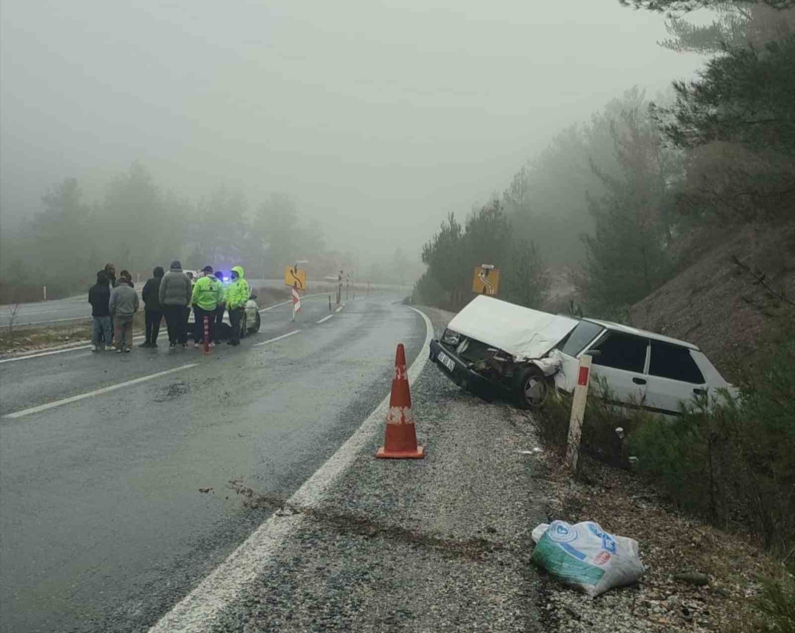 Otobüs ile Tofaş otomobil çarpıştı