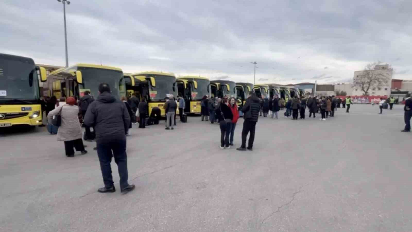 Bursa Terminali&rsquo;nde yılbaşı d&ouml;n&uuml;ş yoğunluğu
