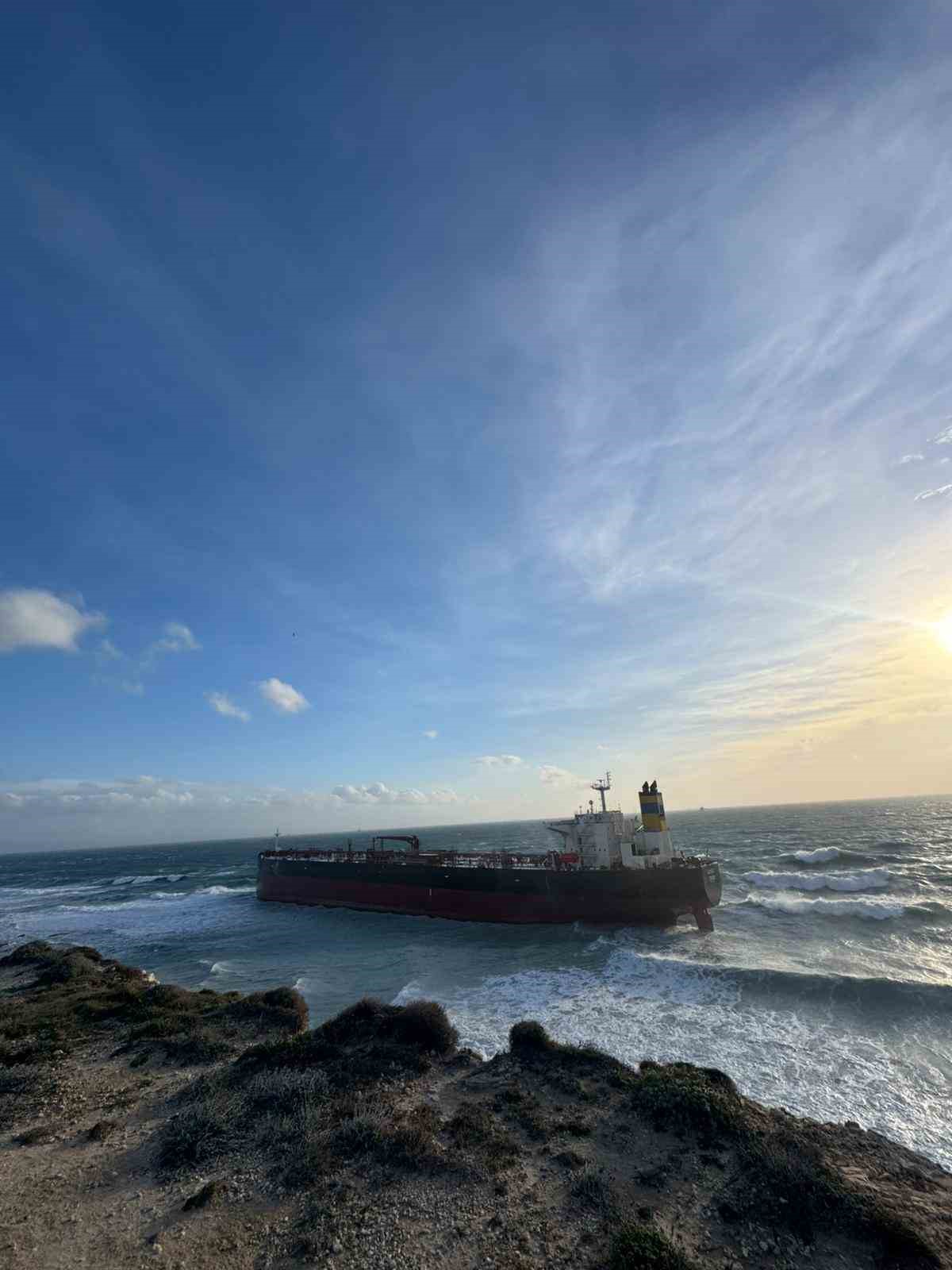 Bozcaada a&ccedil;ıklarında karaya oturan tankerin 19 Aralık&rsquo;ta Akdeniz&rsquo;de vurulduğu ortaya &ccedil;ıktı
