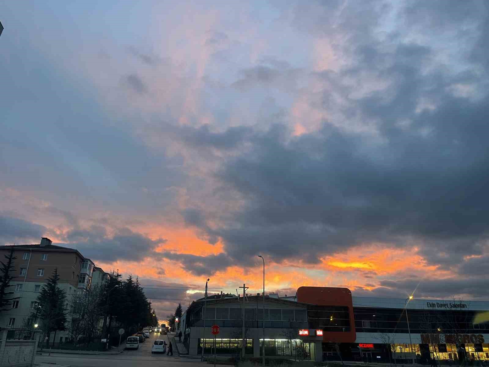 Eskişehir’de gün batımı görsel şölen sundu