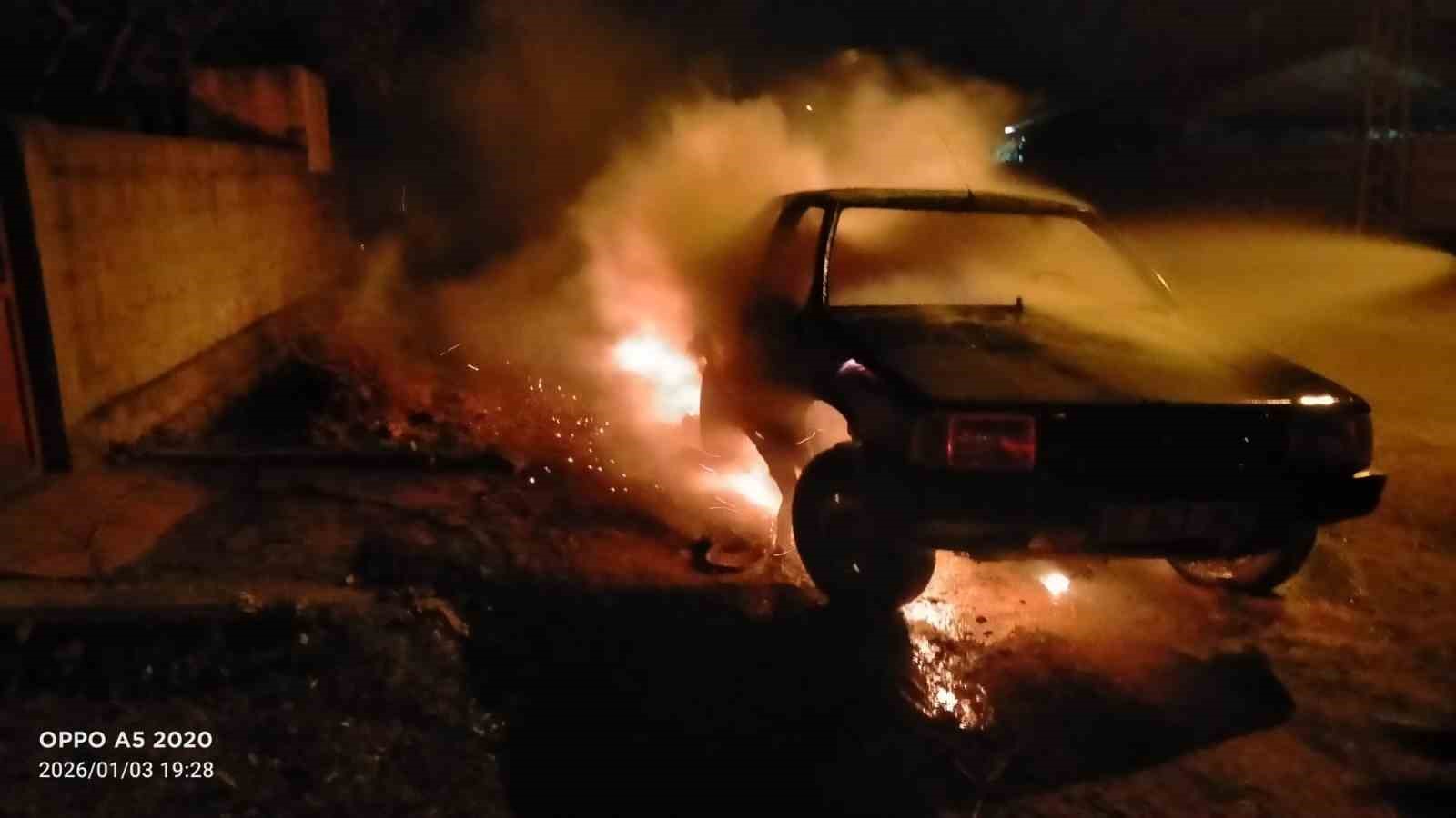 G&ouml;nen&rsquo;de ara&ccedil; yangınına m&uuml;dahale edildi
