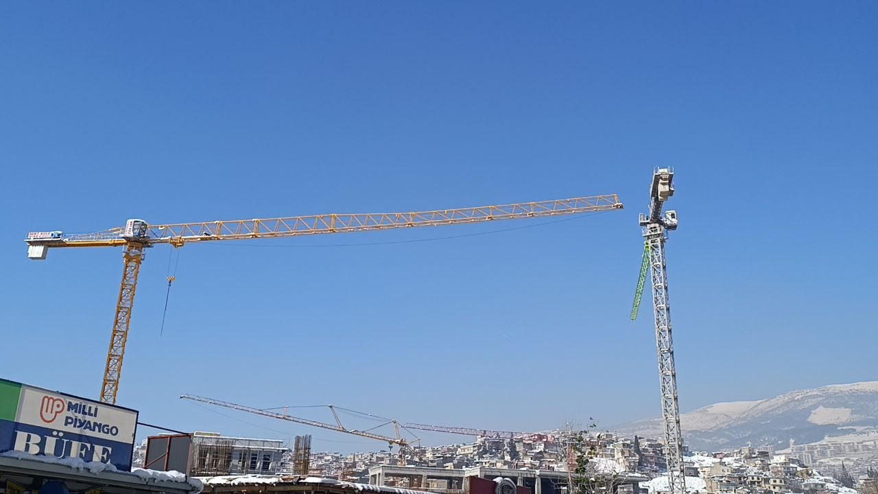 Hava sıcaklığı eksilere d&uuml;şt&uuml;, inşaatlarda &ccedil;alışmalar durma noktasında geldi
