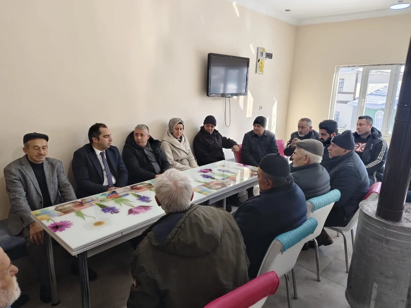 Kaymakam U&ccedil;ar&rsquo;dan Yuları&ccedil;aylı K&ouml;y&uuml;&rsquo;nde g&ouml;n&uuml;l k&ouml;pr&uuml;s&uuml;
