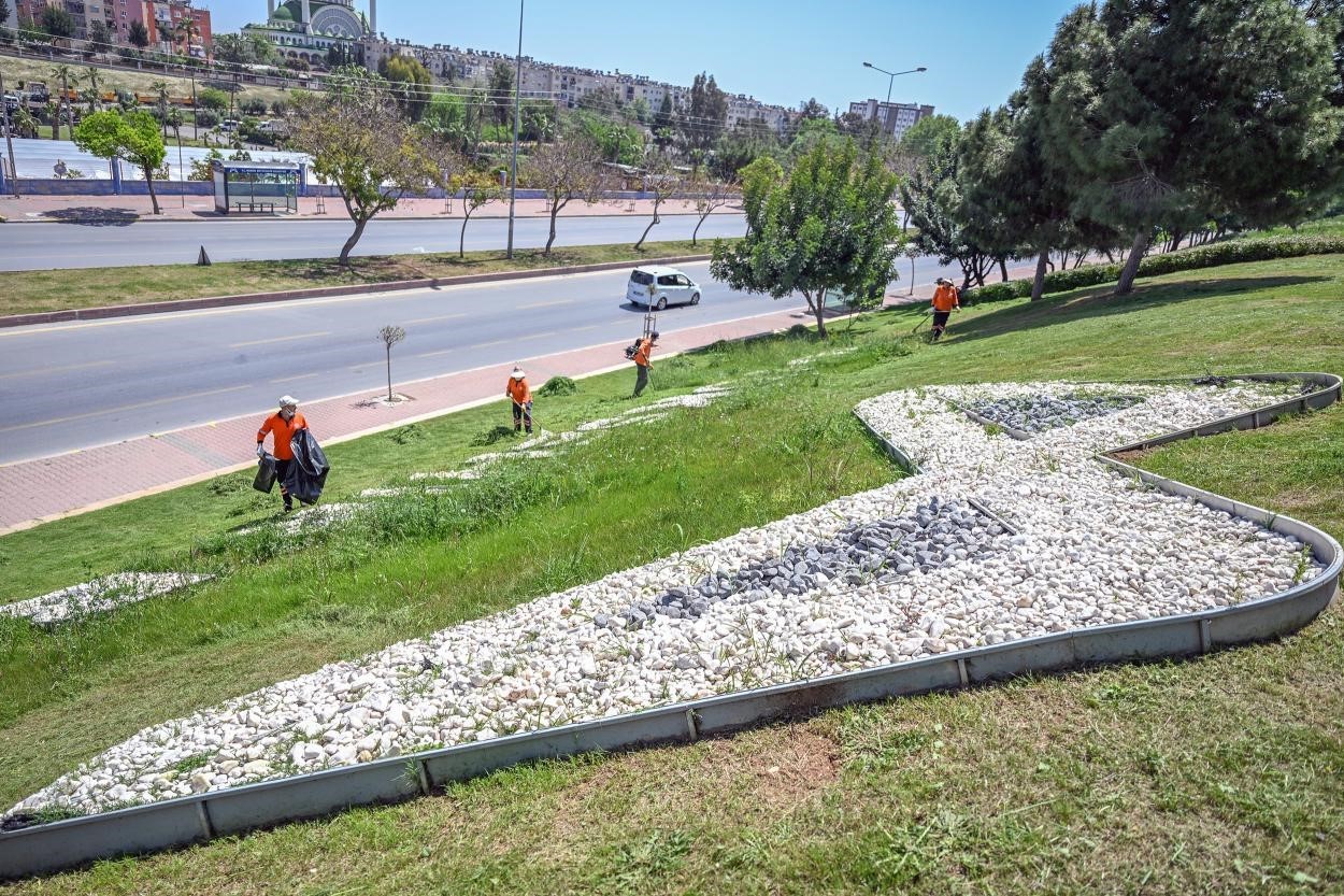 Mersin&rsquo;de yeşil alanlar iklim dostu uygulamalarla b&uuml;y&uuml;t&uuml;ld&uuml;
