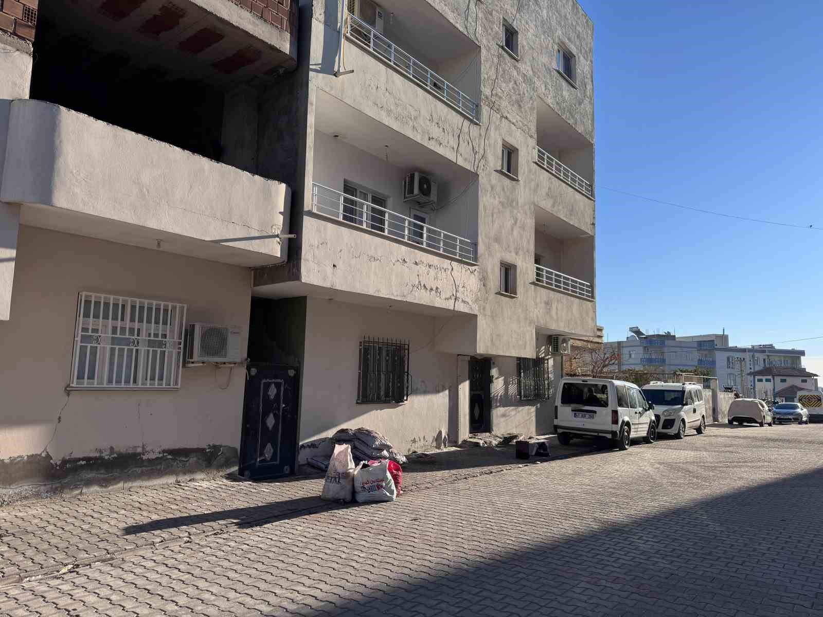 Mardin&rsquo;de iki kız kardeş evde silahla vurulmuş halde &ouml;l&uuml; bulundu
