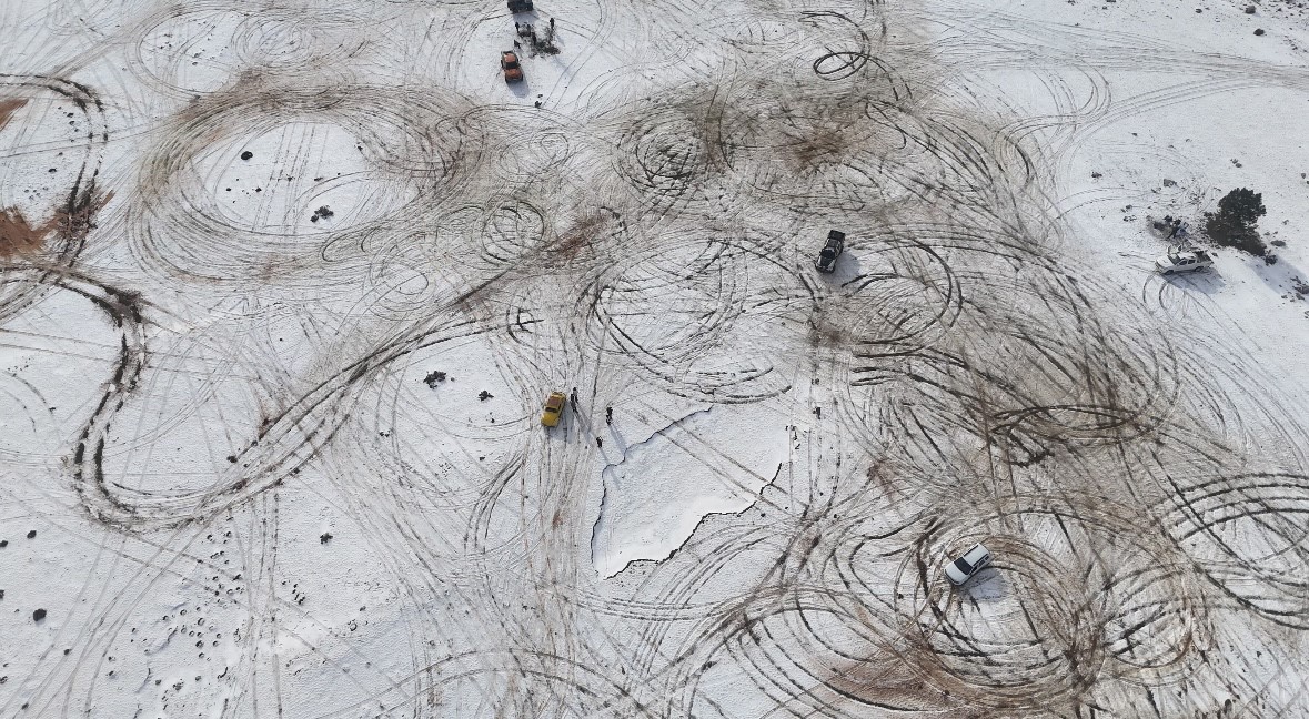 Torosların zirveleri beyaza büründü, Antalyalılar kar keyfini doyasıya yaşadı
