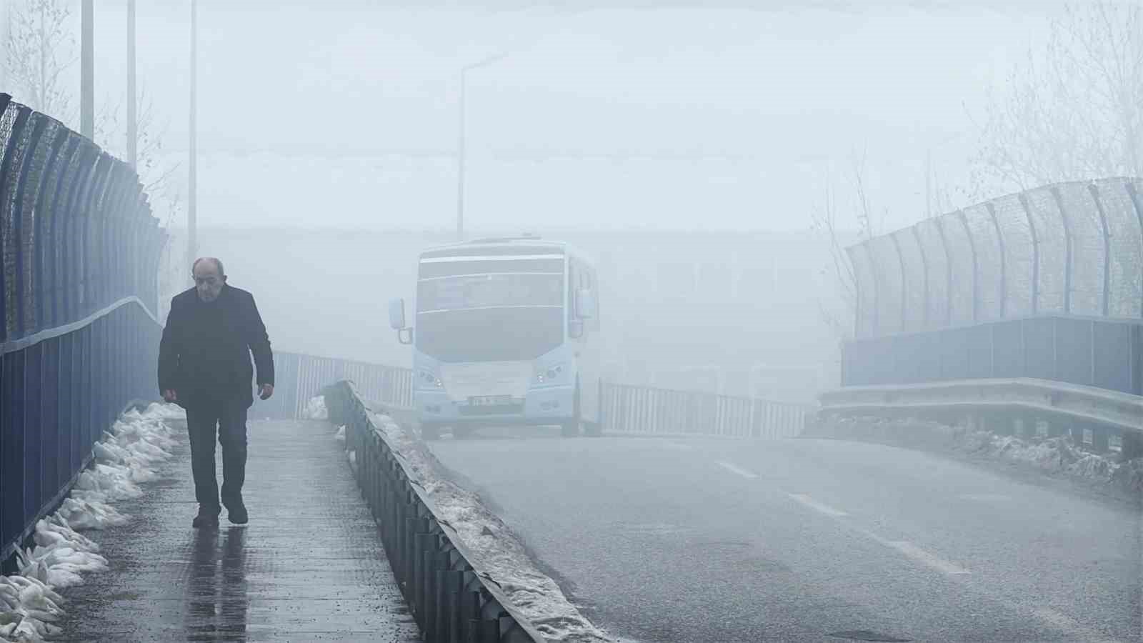 Karabük’te yoğun sis görüş mesafesini düşürdü