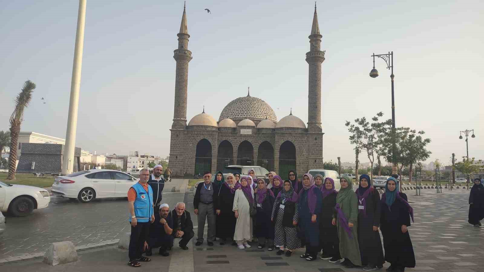 Denizli umre kafilesi Medine’de manevi dolu bir gün yaşadı