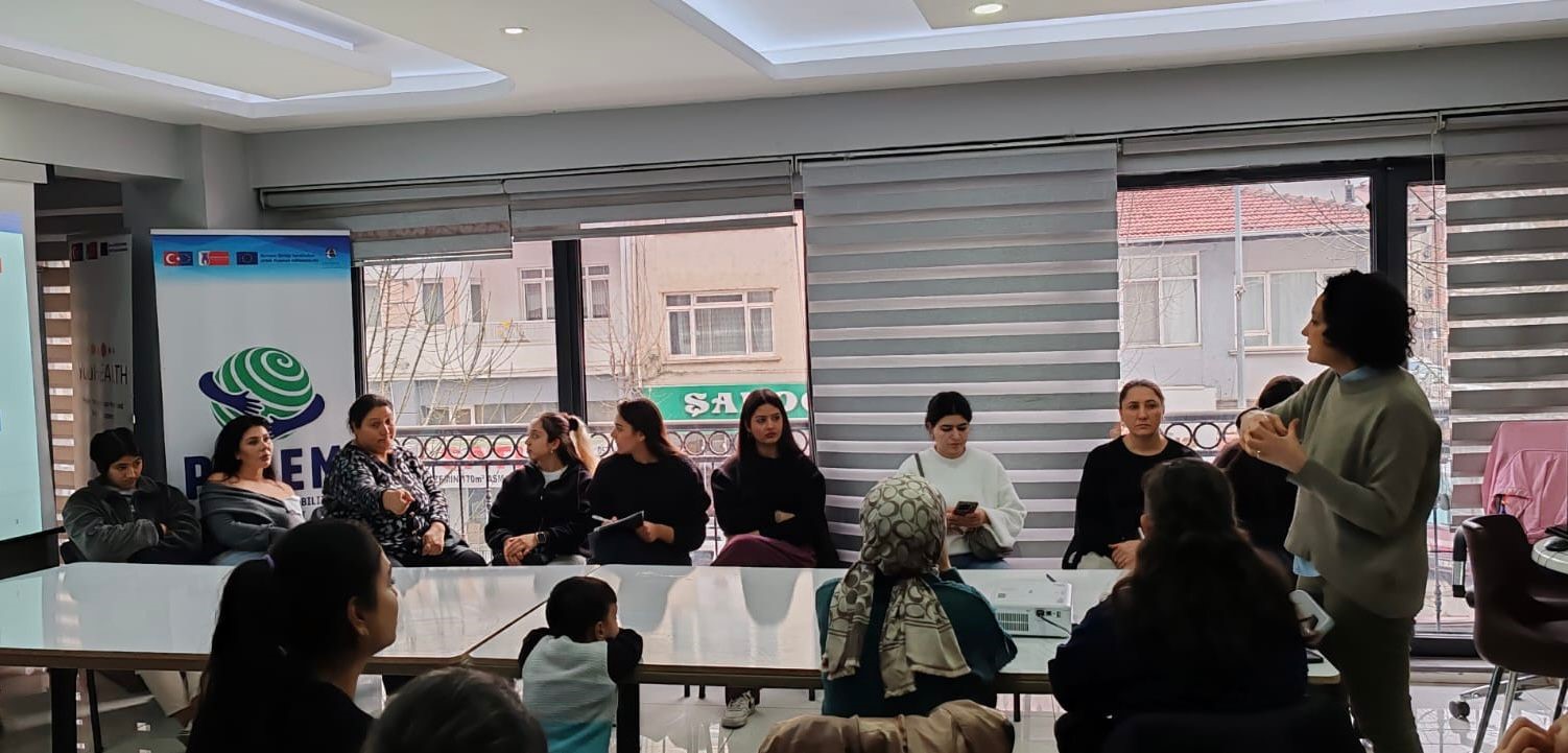 ’Ben de Yazdım Kendi Romanımı’ projesi katılımcılarına eğitim verildi