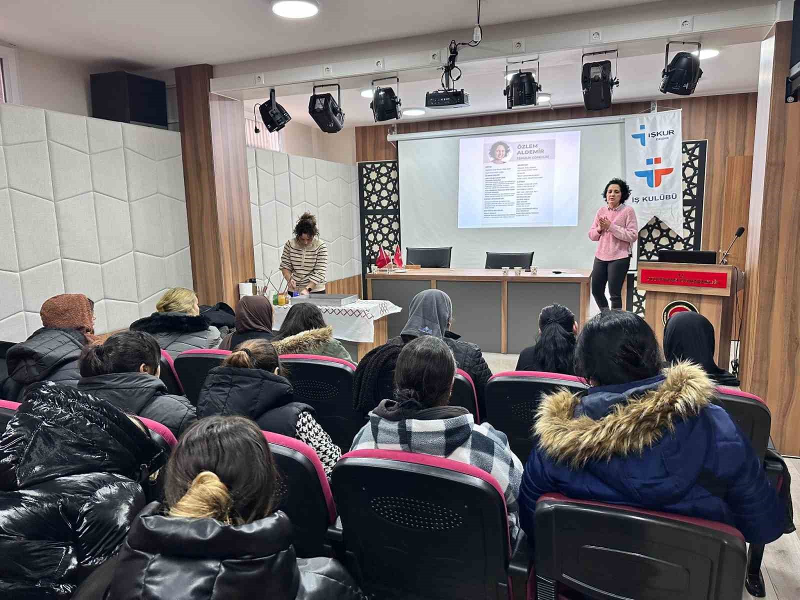 &rsquo;Ben de Yazdım Kendi Romanımı&rsquo; projesi katılımcılarına eğitim verildi
