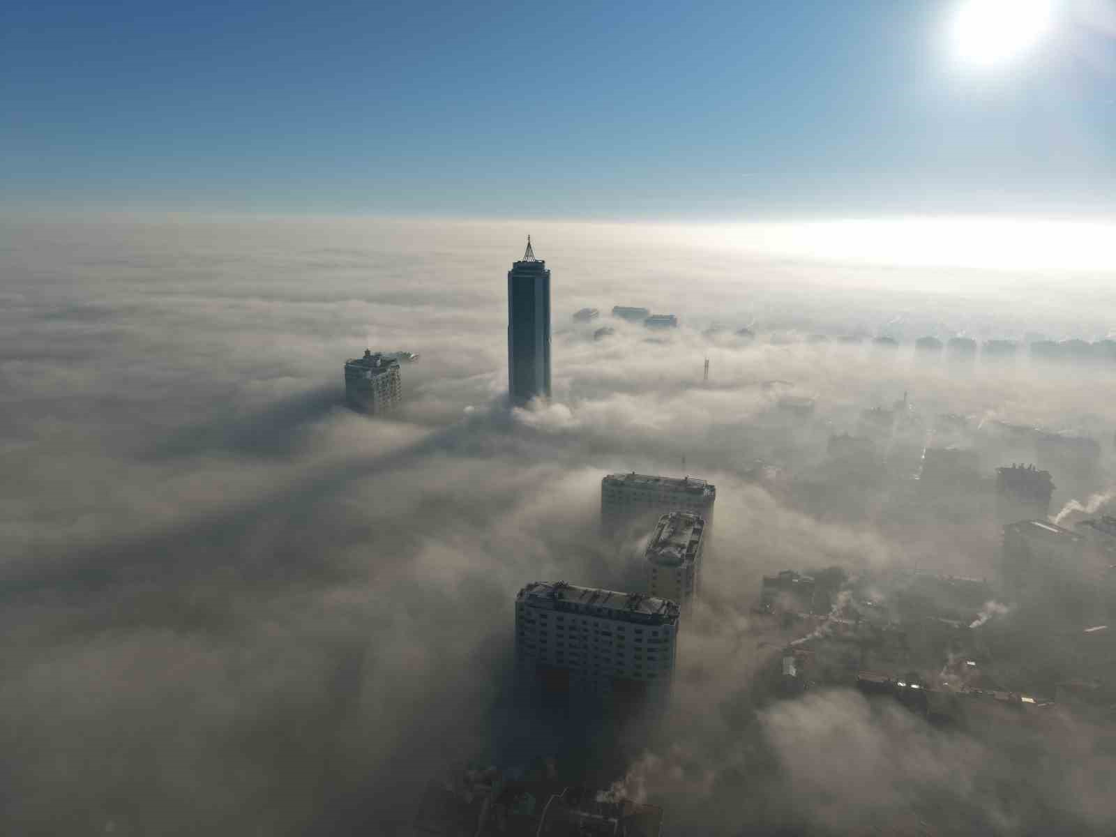 Konya sis denizinde kayboldu