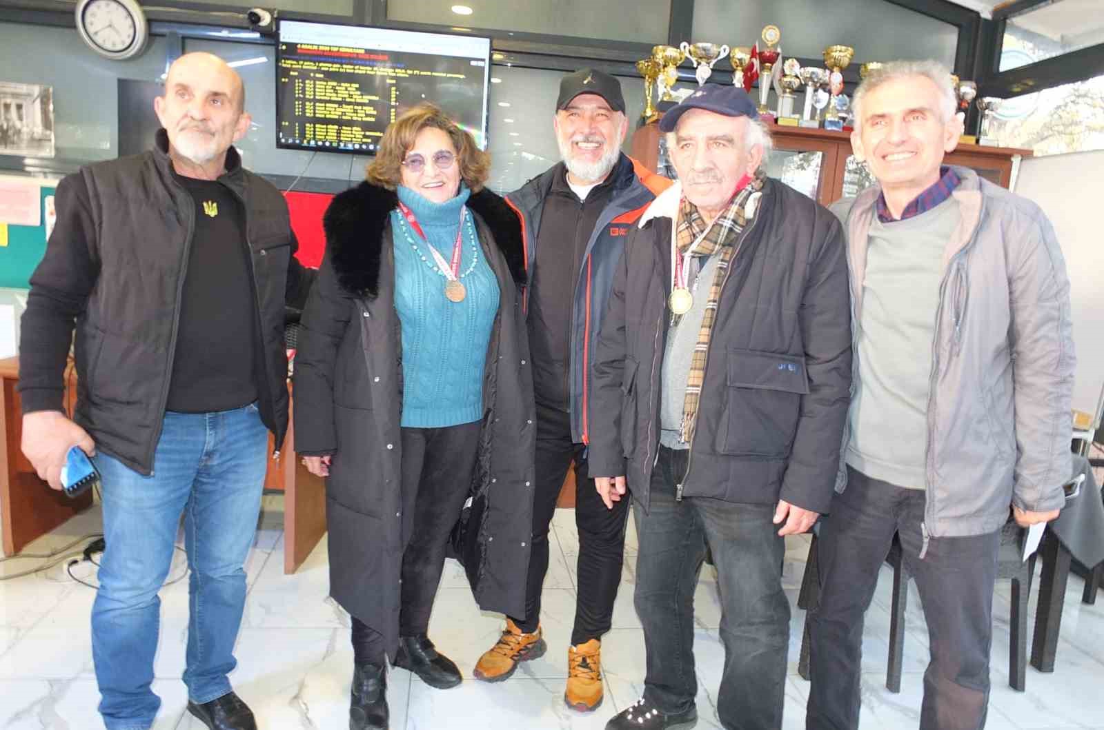 Burhaniye’de Briç Federasyon Turnuvası düzenlendi