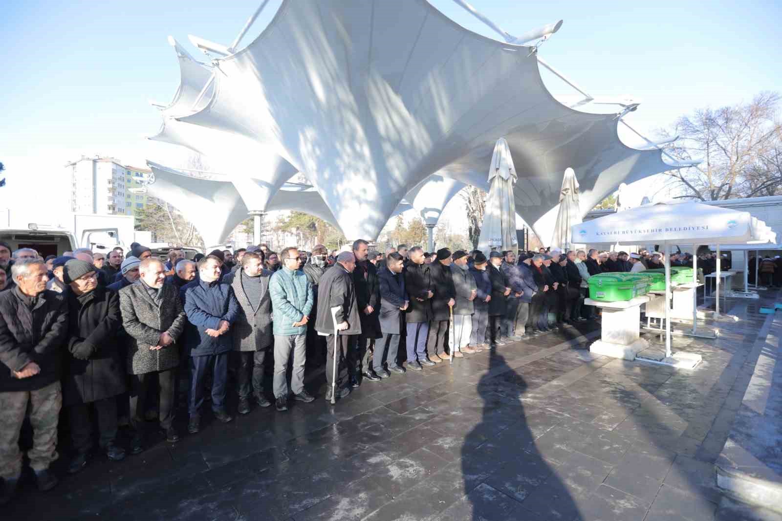 Kayseri G&ouml;n&uuml;ll&uuml; K&uuml;lt&uuml;r Kuruluşları Başkanı Ahmet Taş toprağa verildi 
