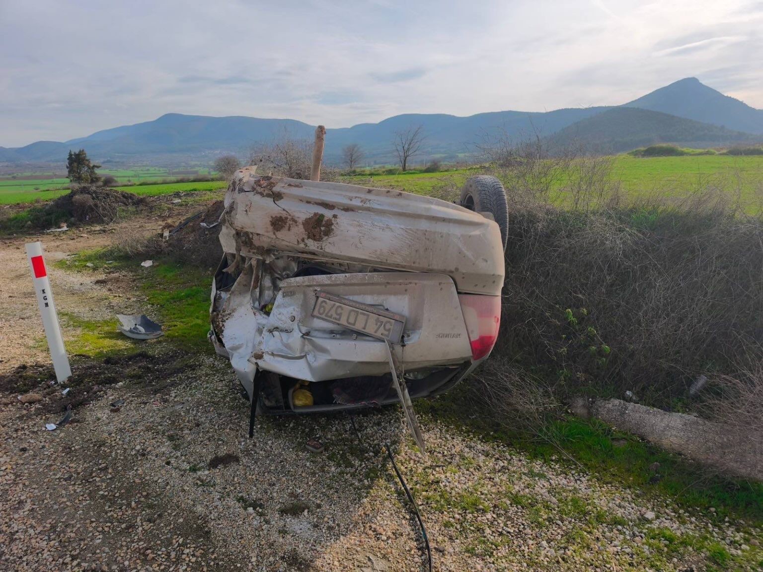 Bilecik’te kontrolden çıkan araç takla attı; sürücüsü yaralandı