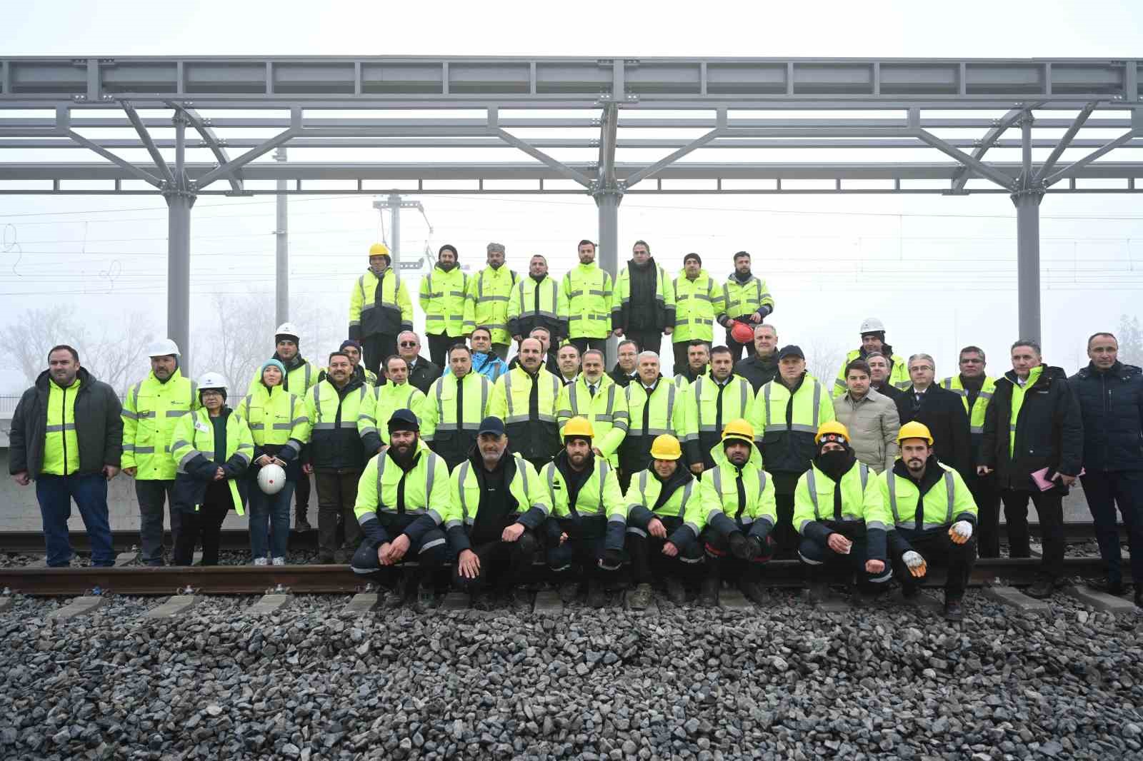 KONYARAY Banliy&ouml; Hattı&rsquo;nda ray birleştirme kaynak programı yapıldı
