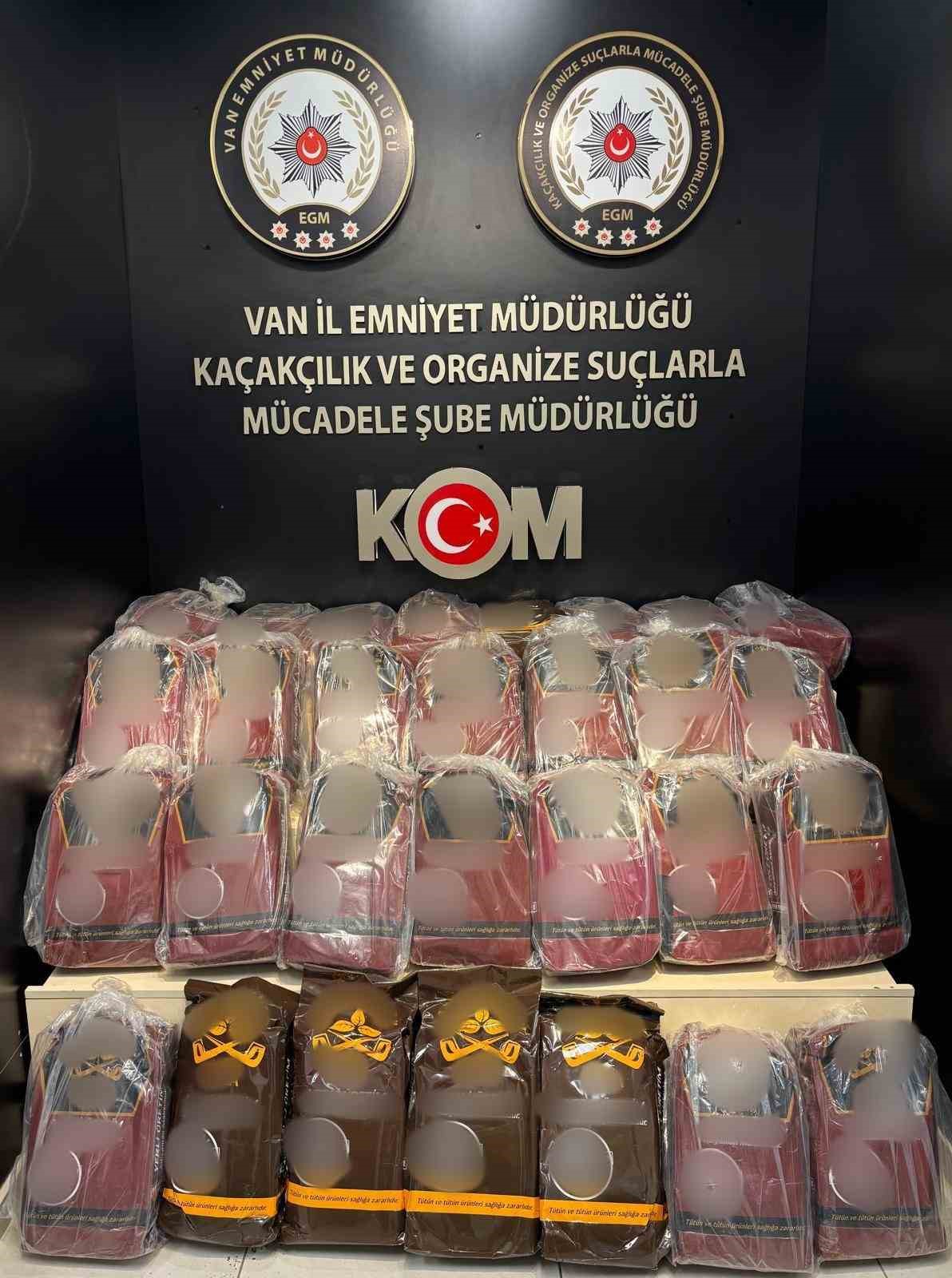 Van&rsquo;da g&uuml;mr&uuml;k ka&ccedil;ağı malzeme ele ge&ccedil;irildi
