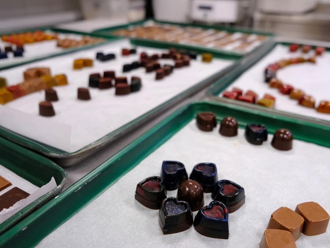 Tokat’ta koruma altındaki çocuklara çikolata yapım eğitimi verildi