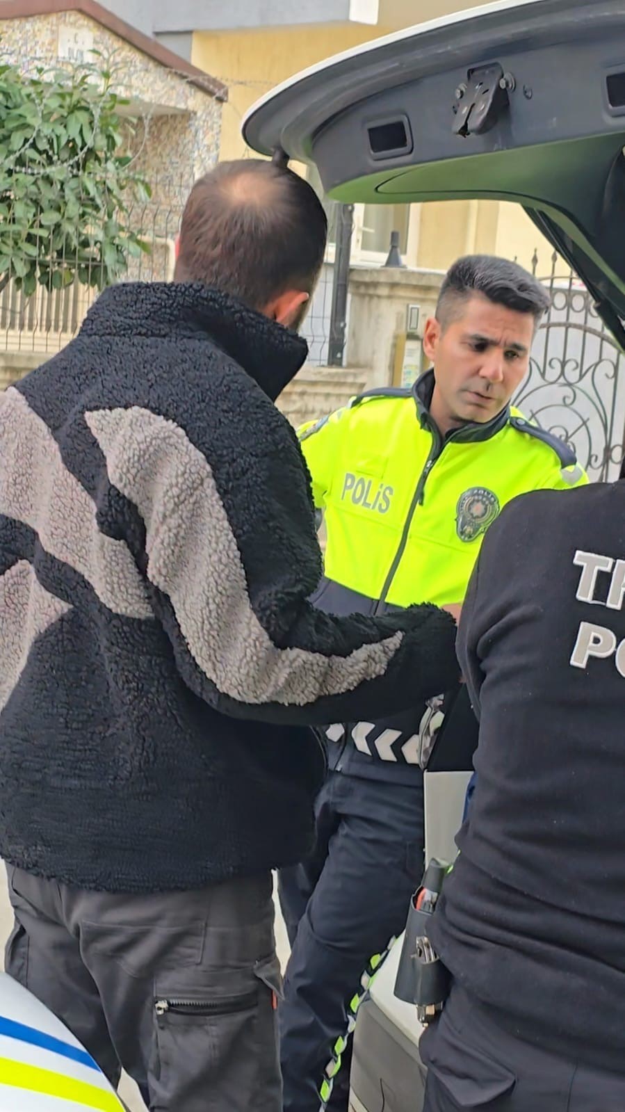 Çakarlı araçla polisten kilometrelerce kaçtı, 173 bin lira ceza yedi