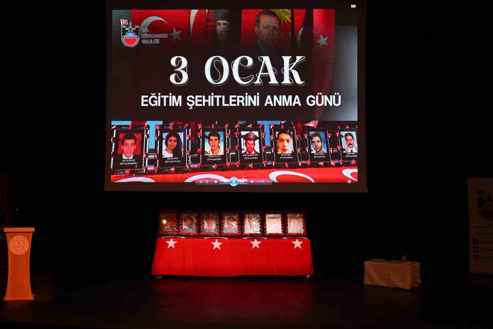 Diyarbakır’da terör saldırısında hayatını kaybedenler anıldı