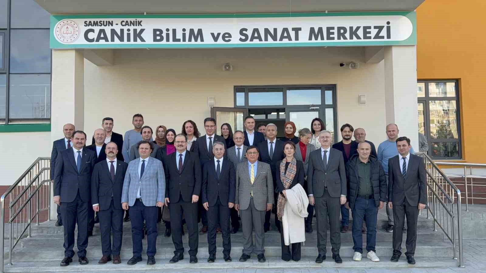 Uzlaştırma ile hem toplumsal barış sağlandı, hem de &ouml;ğrenciler teknolojiyle buluştu
