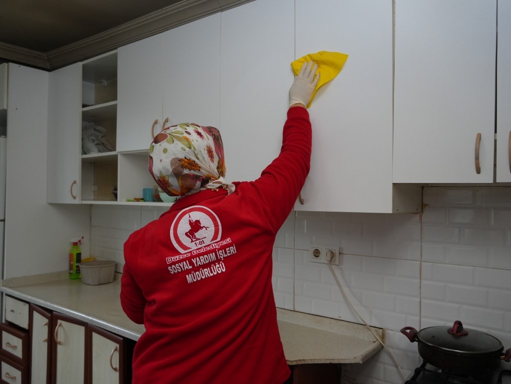 Düzce Belediyesi ihtiyaç sahiplerinin yanında oldu