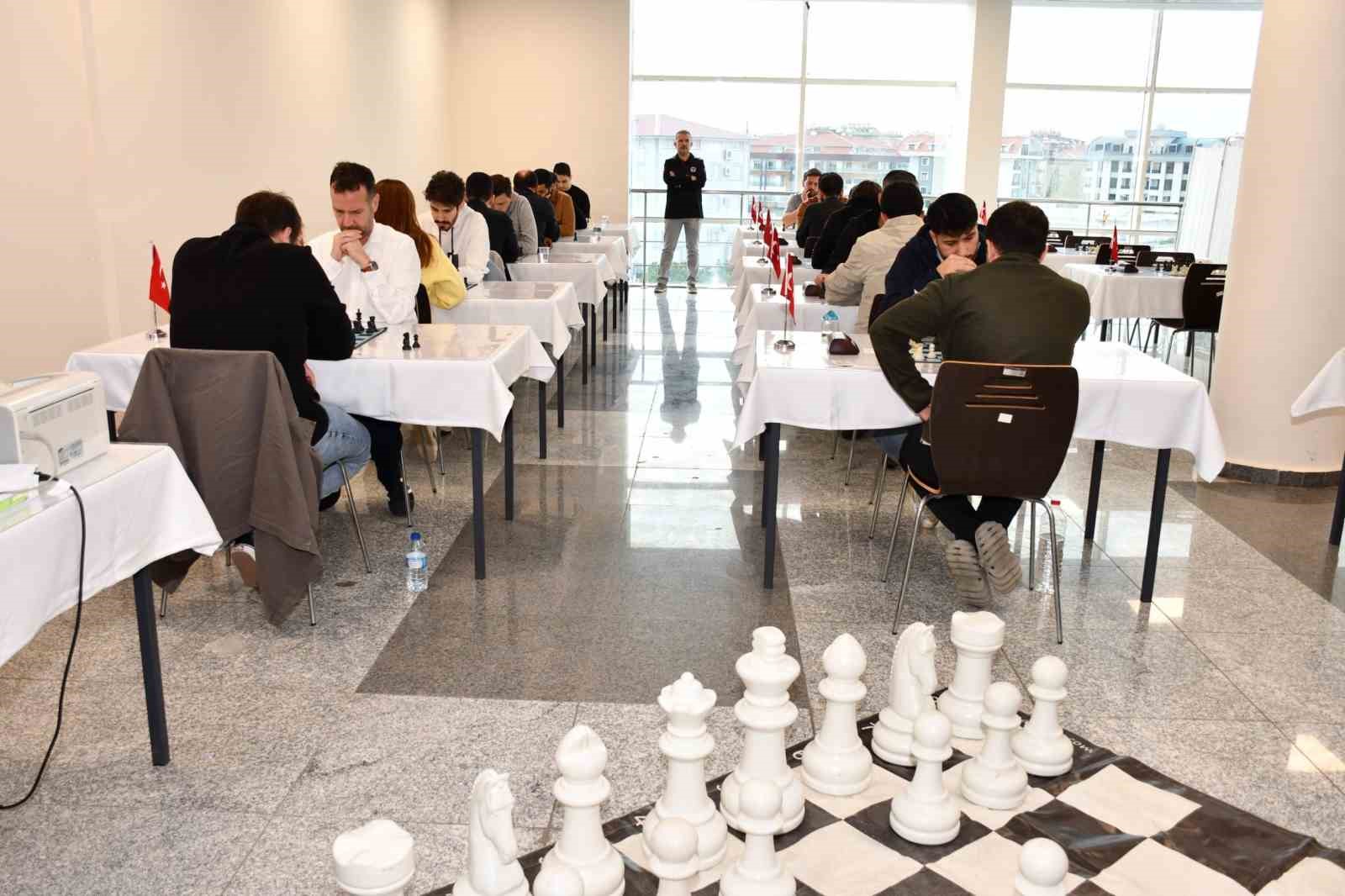 Alanya&rsquo;da sağlık &ccedil;alışanları satran&ccedil; turnuvasında bir araya geldi
