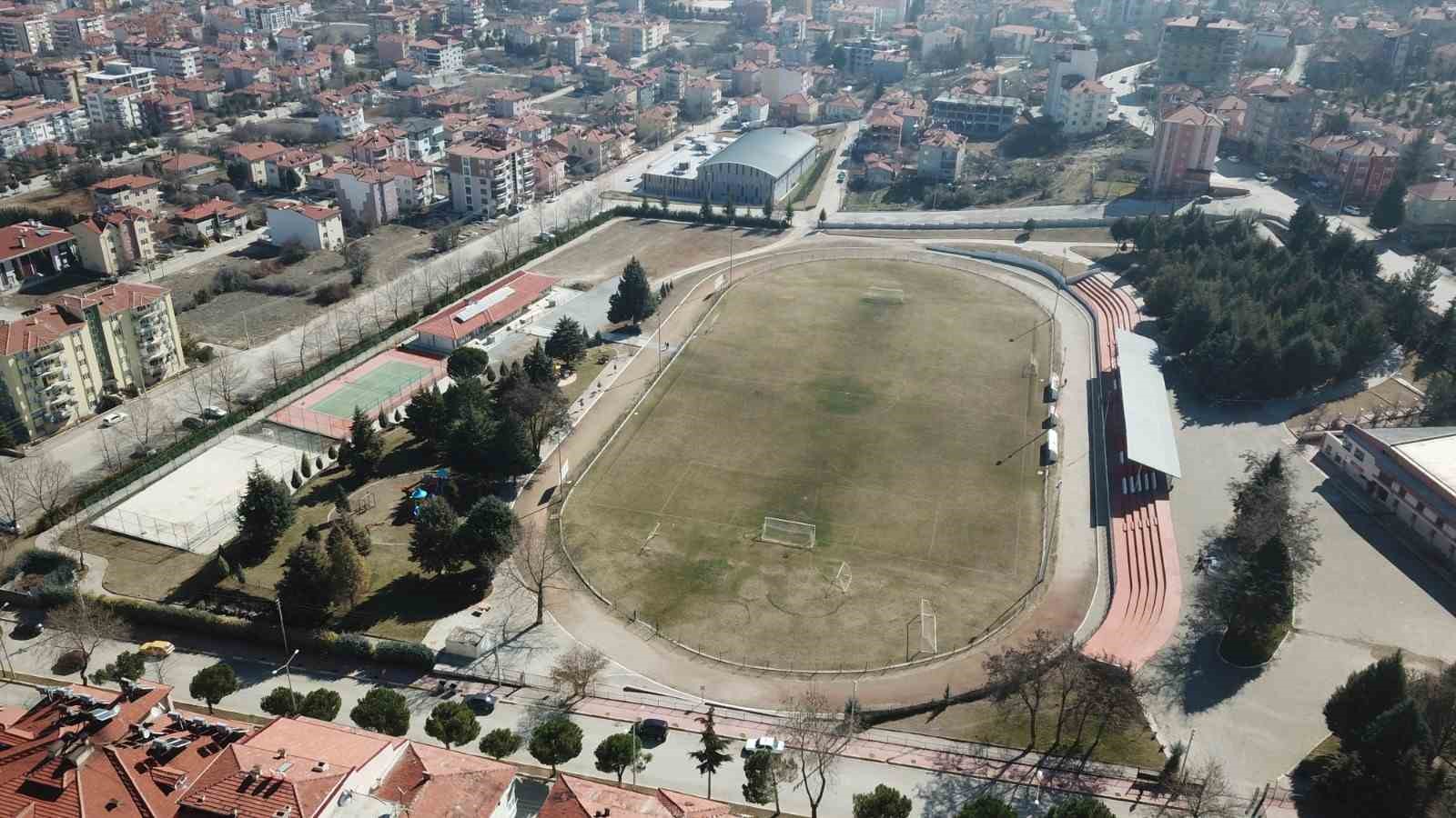 Acıpayam&rsquo;daki futbolsa sahası FIFA standartlarına getirildi
