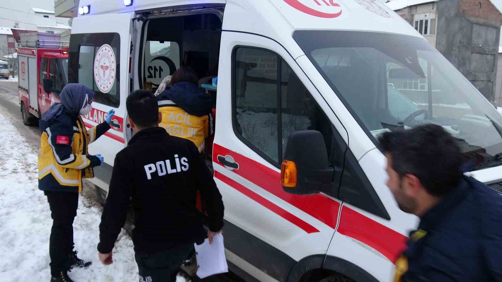 Malatya&rsquo;da karı-koca doğalgazdan zehirlenme ş&uuml;phesiyle hastaneye kaldırıldı
