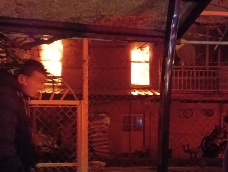 Beyşehir’de korkutan ev yangını