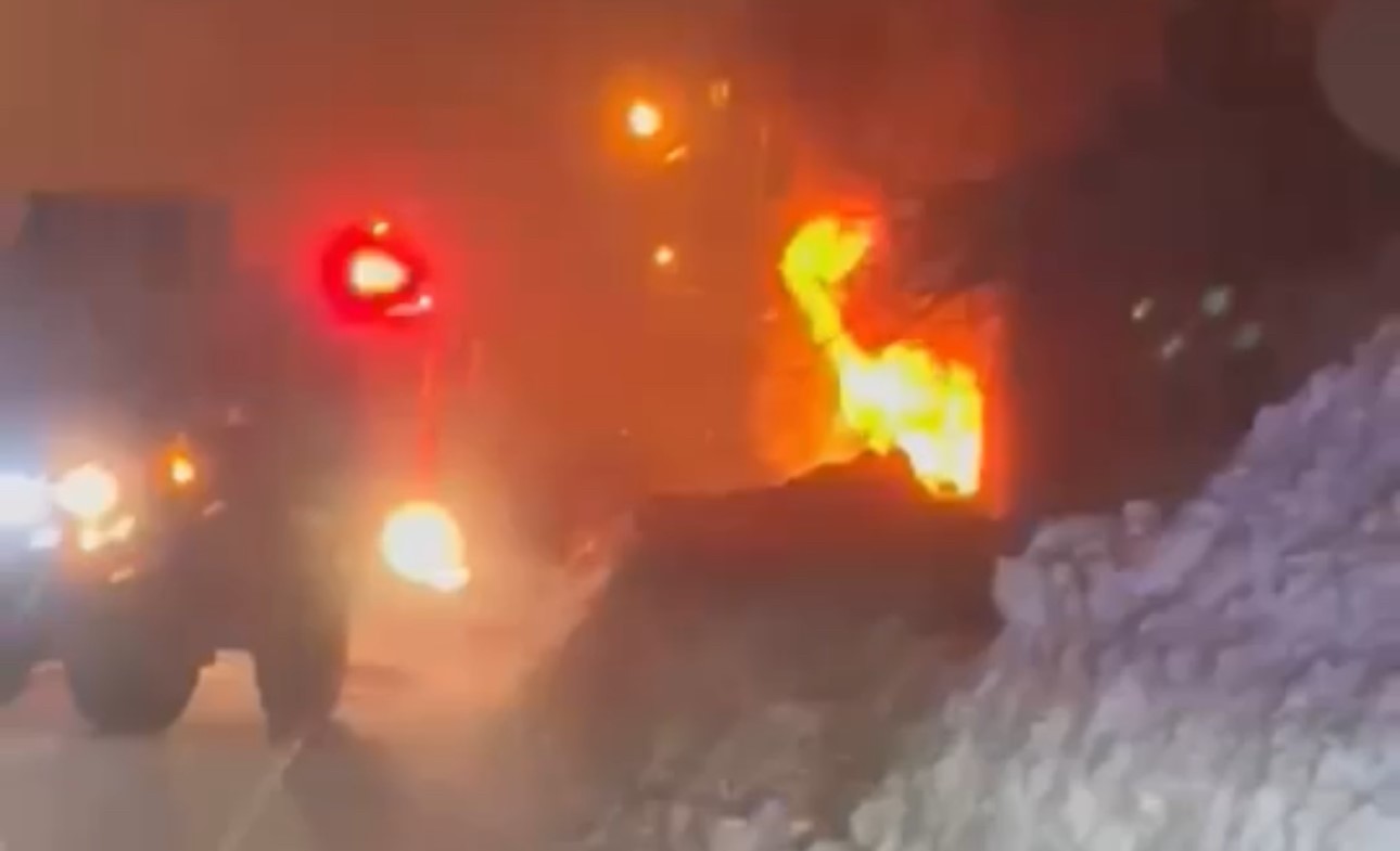 Yüksekova’da çıkan yangın aileyi evsiz bıraktı