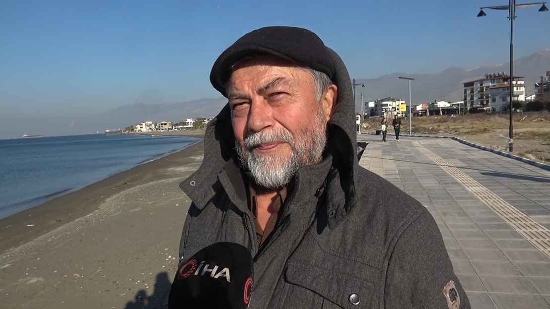 Deniz suyunda yaşanan &ccedil;ekilme vatandaşları tedirgin etti
