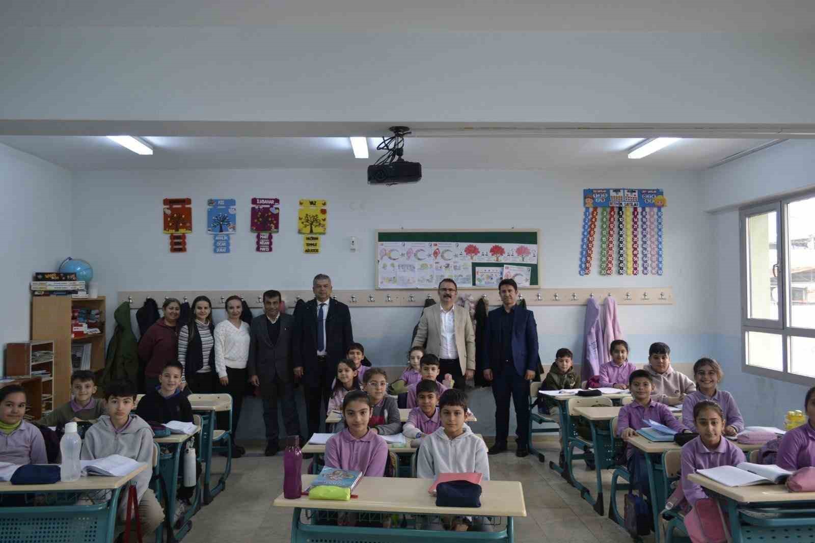 Sultanhisar Kaymakamı Ateş &ouml;ğrencilerle buluştu
