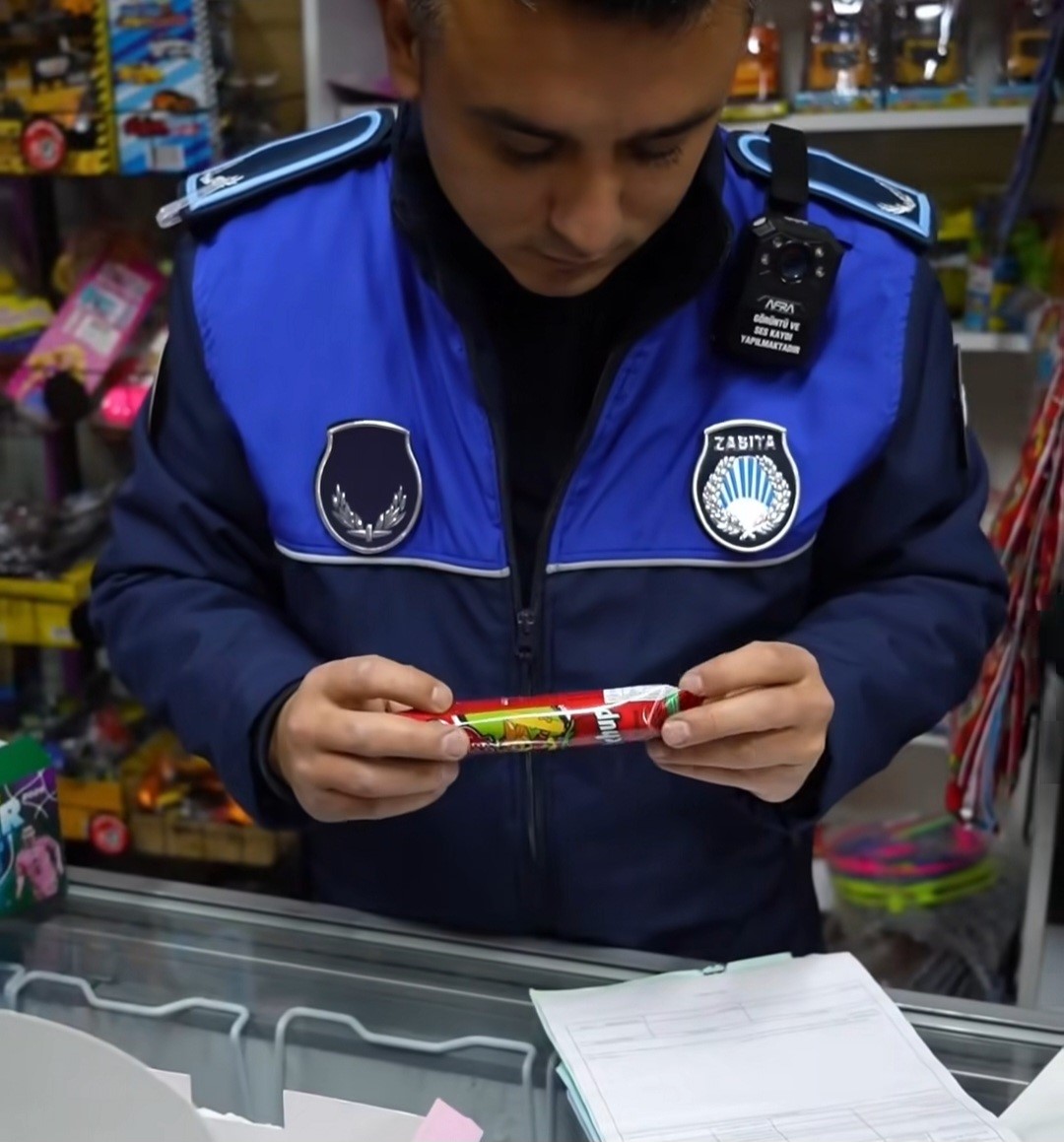 K&uuml;tahya Belediyesi Zabıta ekipleri, okul &ccedil;evrelerinde denetimlerini s&uuml;rd&uuml;r&uuml;yor
