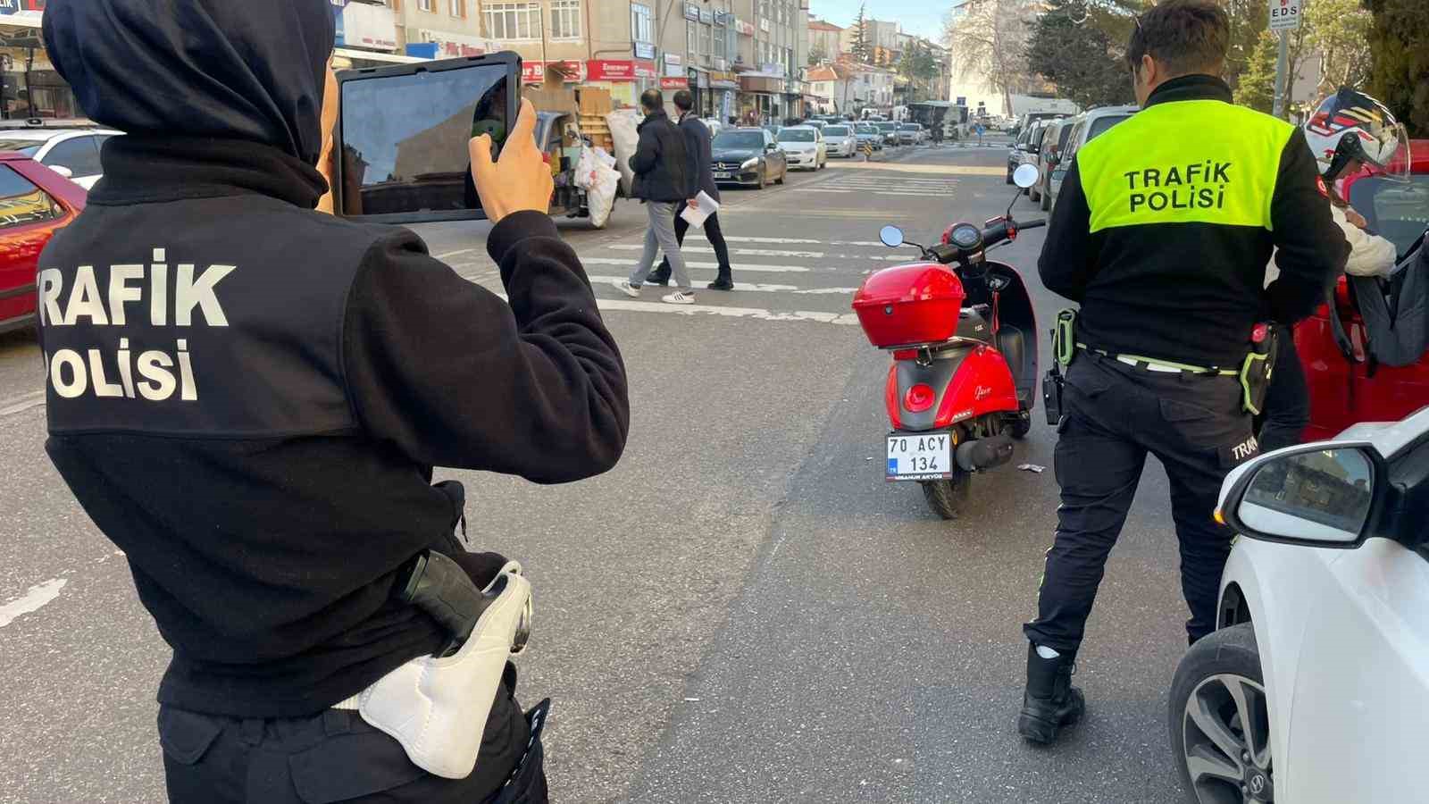 Karaman&rsquo;da motosikletin &ccedil;arptığı yaya yaralandı
