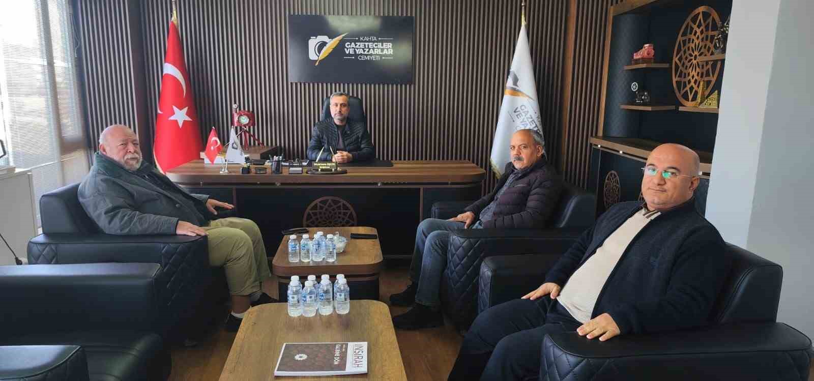 Gazeteciler günü öncesi yerel basının geleceğine dair önemli mesajlar