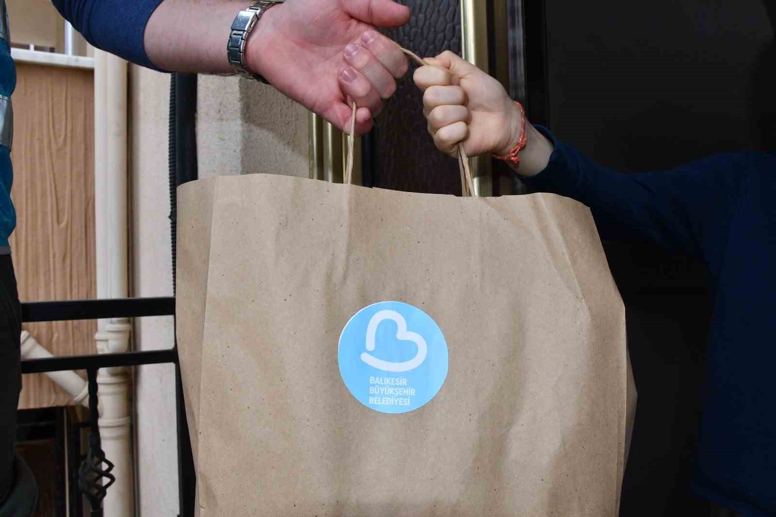 B&uuml;y&uuml;kşehir&rsquo;in beslenme paketi aileleri de, &ouml;ğrencileri de sevindiriyor
