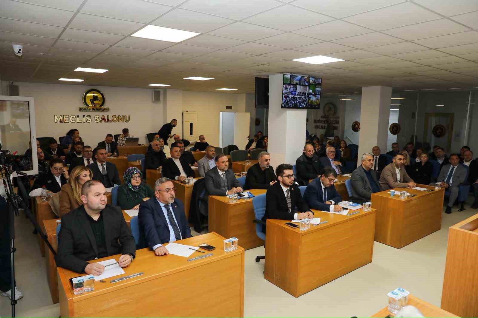 Başkan &Ouml;zl&uuml; "2026 yılı D&uuml;zce Belediyesi i&ccedil;in altın yıl olacak"
