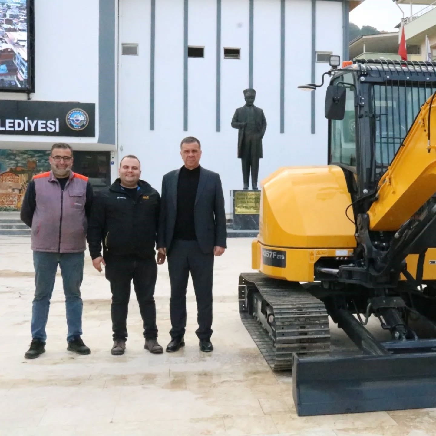 Yenipazar&rsquo;ın ara&ccedil; filosu g&uuml;&ccedil;lenmeye devam ediyor
