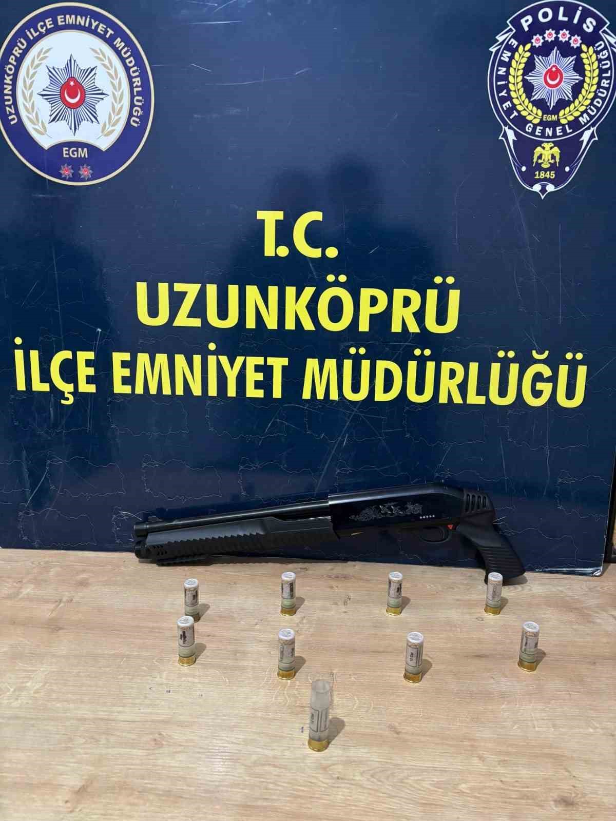 Uzunköprü’de ruhsatsız av tüfeği ele geçirildi